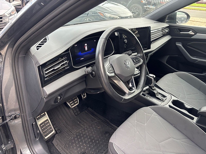 2025 Volkswagen Jetta photo 30 of 30