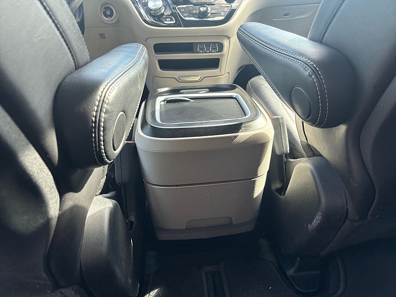 2024 Chrysler Pacifica photo 26 of 35