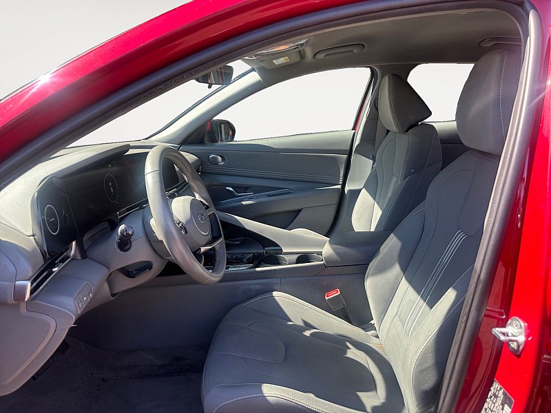 2023 Hyundai Elantra SEL IVT Red at Royal Car Center
