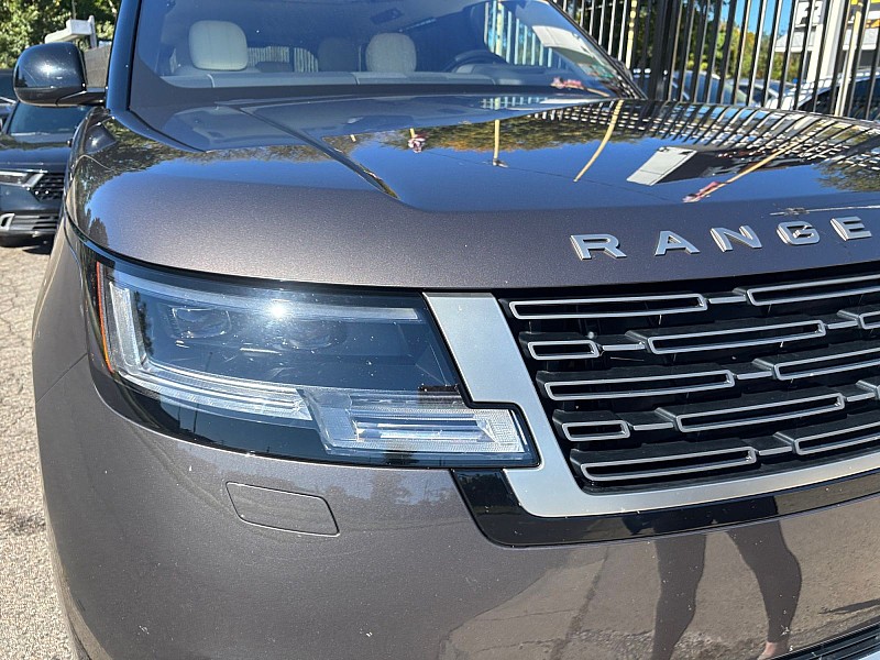 2023 Land Rover Range Rover photo 29 of 39