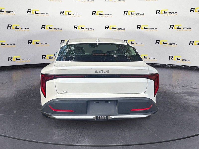 2025 Kia K4 photo 3 of 27
