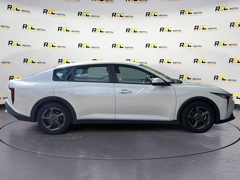 2025 Kia K4 photo 5 of 27