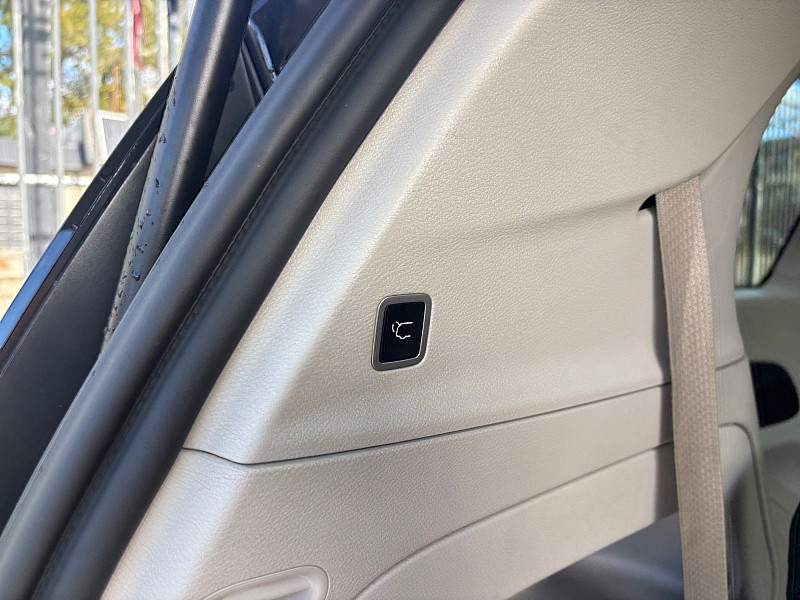 2024 Chrysler Pacifica photo 20 of 35