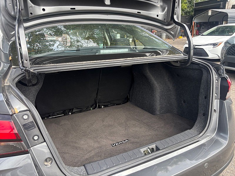2025 Nissan Versa photo 25 of 27