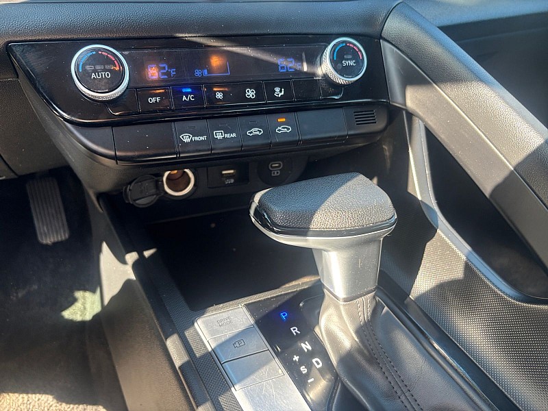 2024 Hyundai Elantra SEL IVT Gray at Royal Car Center