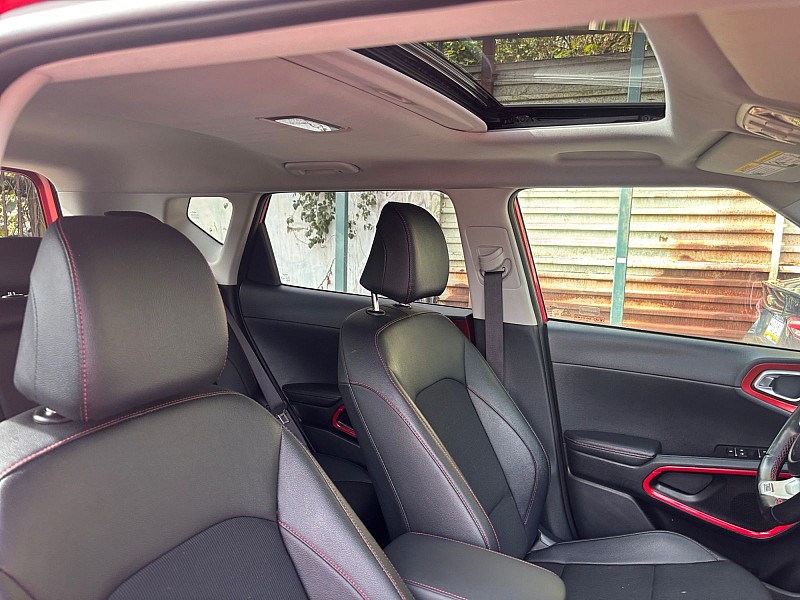 2022 Kia Soul photo 16 of 30