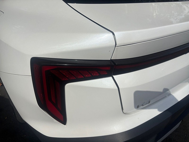2025 Kia K4 photo 21 of 27