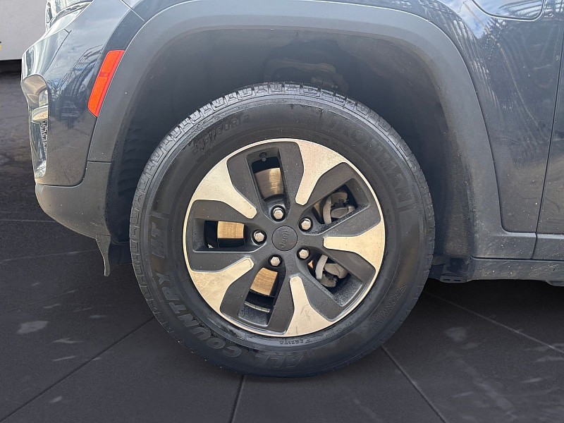 2024 Jeep Grand Cherokee 4xe photo 14 of 29