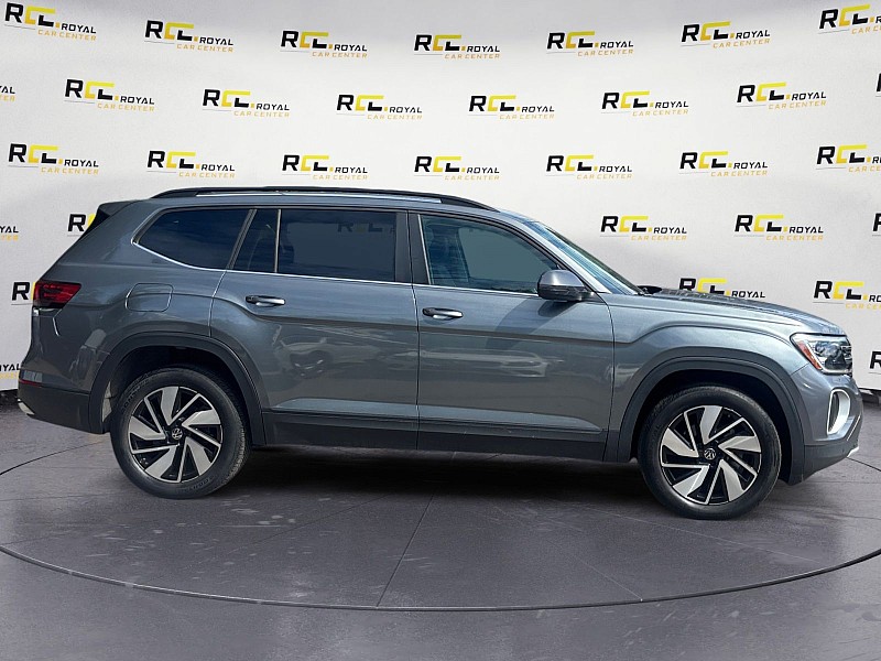 2025 Volkswagen Atlas photo 4 of 30