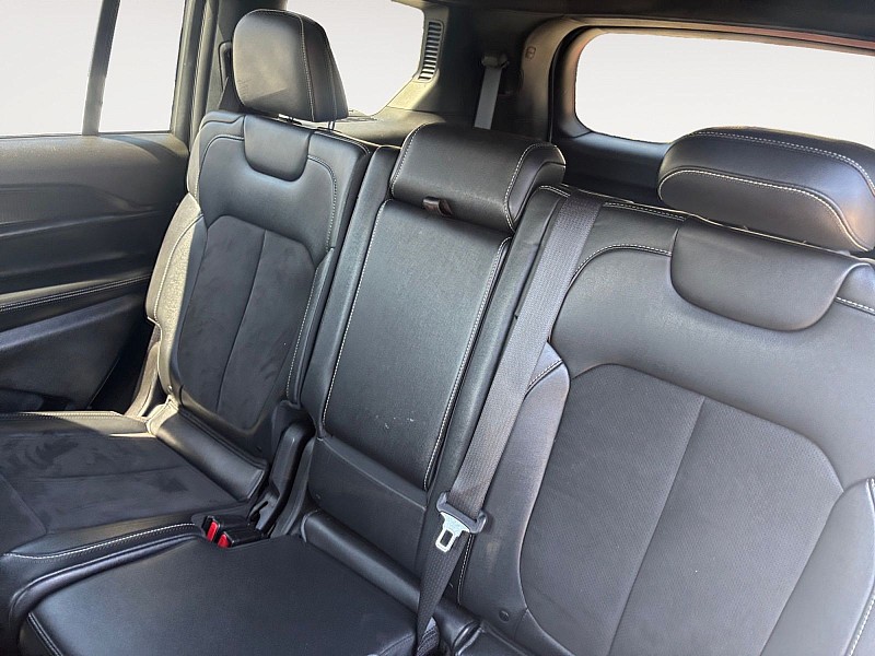2024 Jeep Grand Cherokee L Altitude 4x4 White at Royal Car Center
