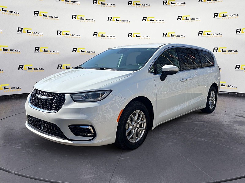 2023 Chrysler Pacifica Touring L FWD - 0