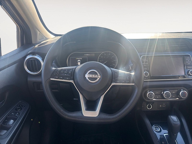 2023 Nissan Versa SV CVT - 11