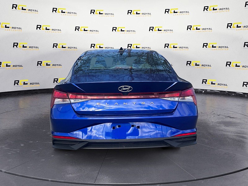 2023 Hyundai Elantra SEL IVT - 3