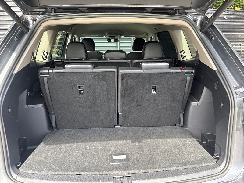 2025 Volkswagen Atlas photo 26 of 30