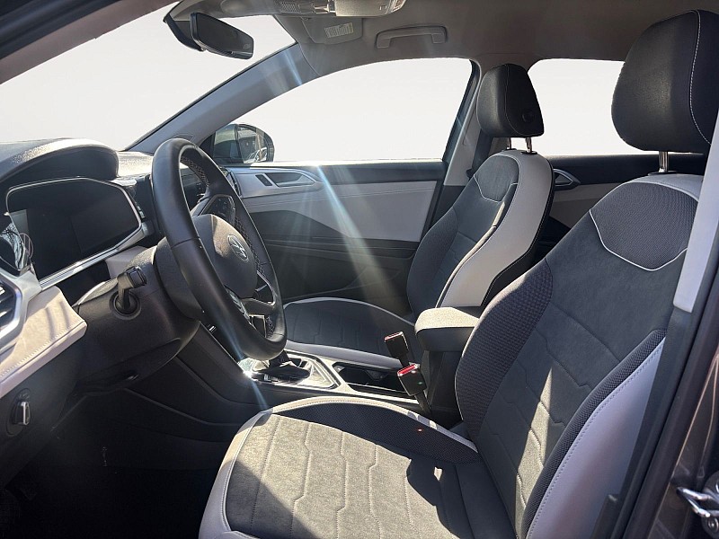 2025 Volkswagen Taos SE FWD - 8