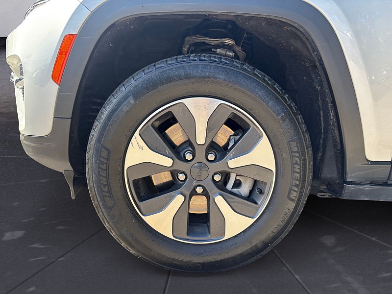 2024 Jeep Grand Cherokee 4xe photo 14 of 31