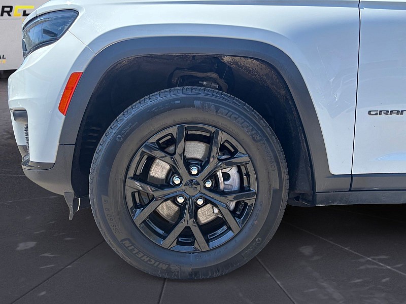 2024 Jeep Grand Cherokee L Altitude 4x4 White at Royal Car Center