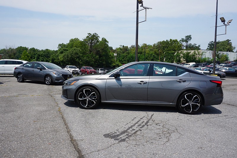 2024 Nissan Altima SR - Photo 7