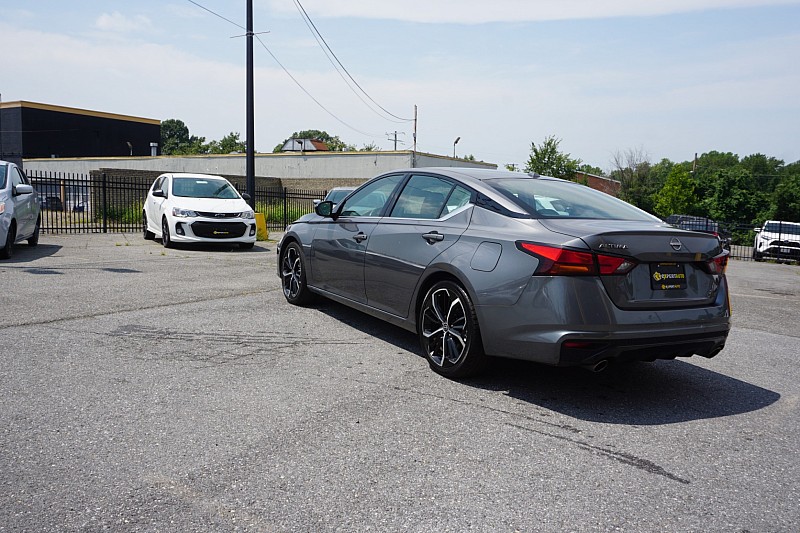2024 Nissan Altima SR - Photo 6