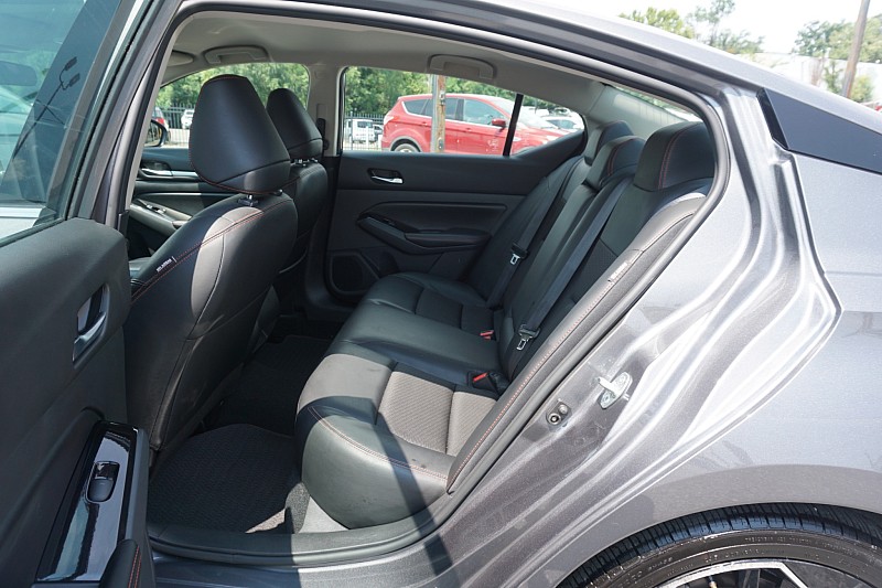 2024 Nissan Altima SR - Photo 9