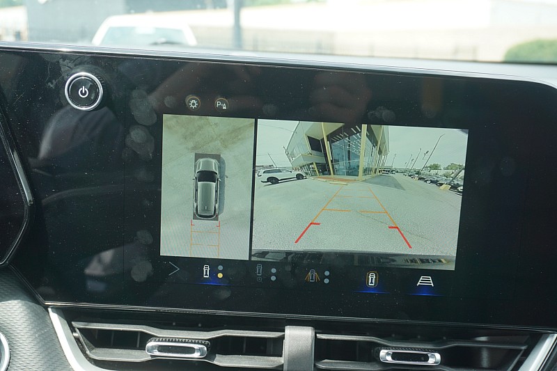 2025 Chevrolet Equinox LT - Photo 17