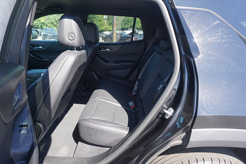 2025 Chevrolet Equinox LT - Photo 11