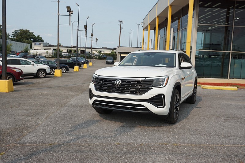 2024  Volkswagen Atlas For Sale in Temple Hills MD - Alexandria VA at Expert Auto Stock T15361 VIN 1V2FR2CA9RC598518