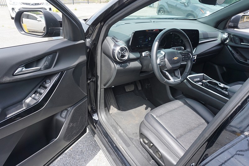 2025 Chevrolet Equinox LT - Photo 23