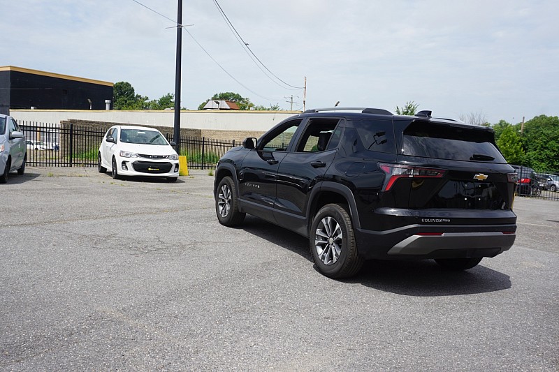 2025 Chevrolet Equinox LT - Photo 6