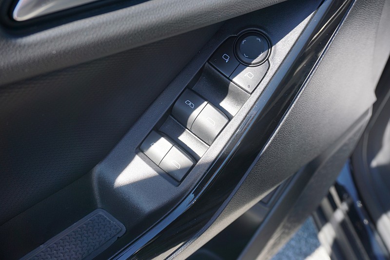 2025 Chevrolet Equinox LT - Photo 21