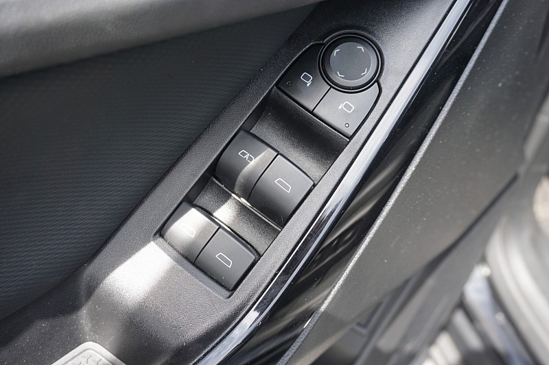 2025 Chevrolet Equinox LT - Photo 19