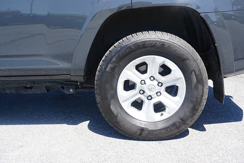 2024 Toyota 4Runner SR5 - Photo 8