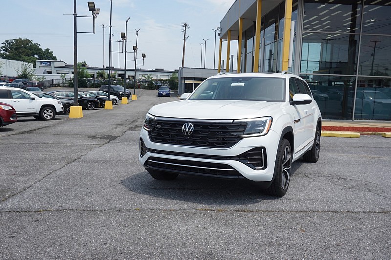 2024 WHITE Volkswagen Atlas For Sale in Temple Hills MD - Alexandria VA at Expert Auto Stock T15361 VIN 1V2FR2CA9RC598518