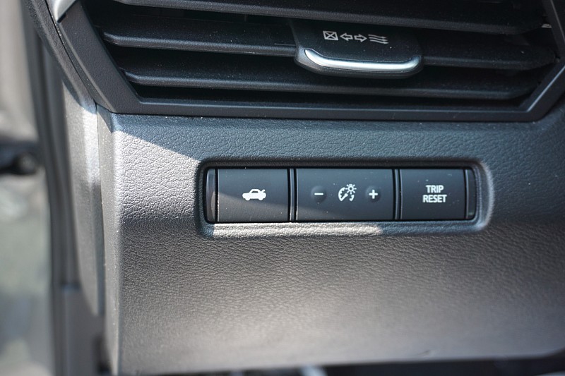 2024 Nissan Altima SR - Photo 19