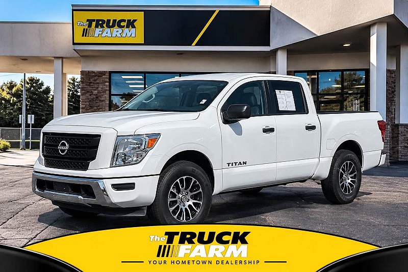 2023 Nissan Titan SV Crew Cab RWD