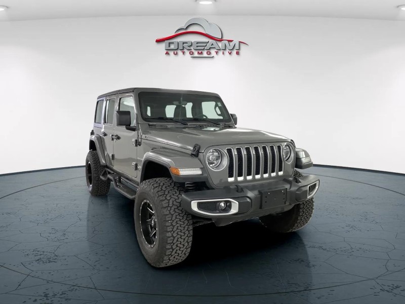2019 Jeep Wrangler Sahara photo 2
