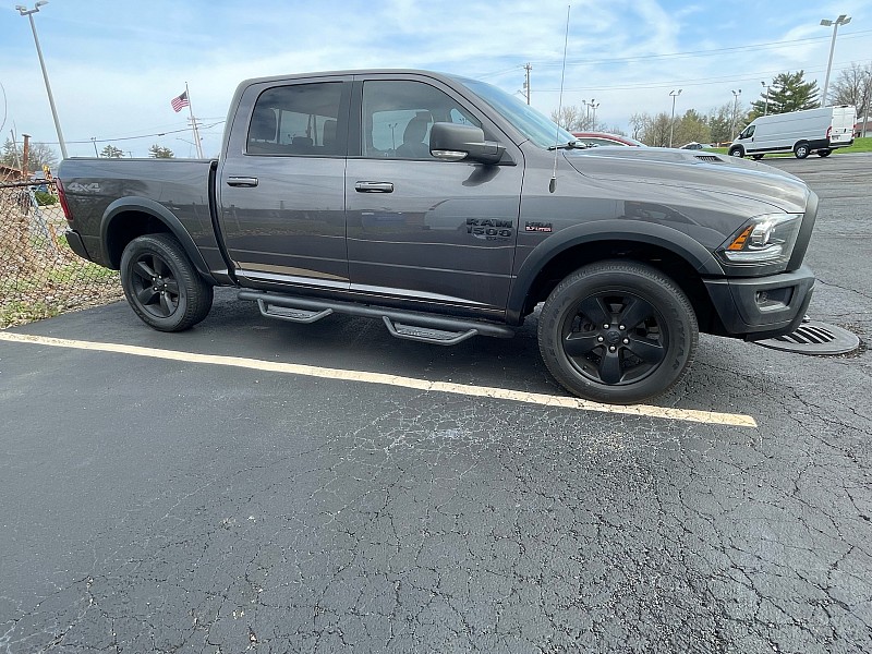 View vehicle photo 4