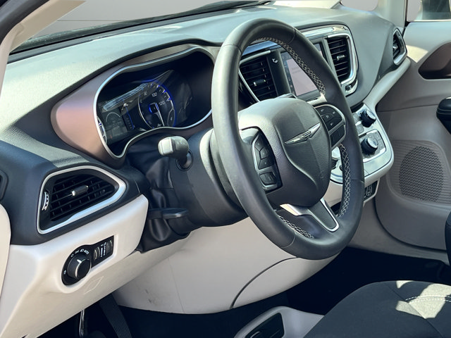 ChryslerVoyager16