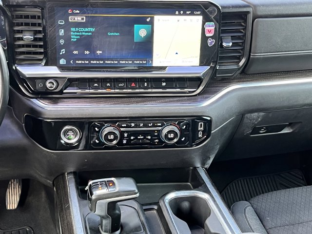 ChevroletSilverado 1500 4WD24