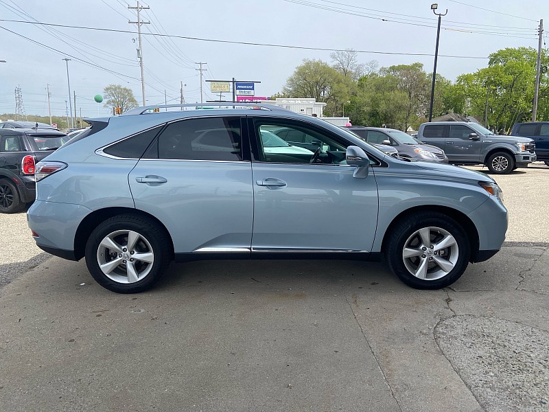 View vehicle photo 5