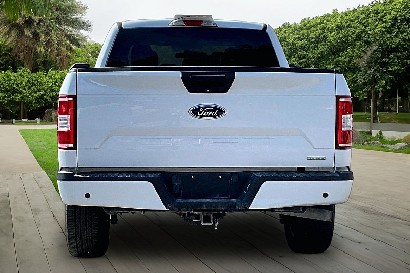 View vehicle photo 6