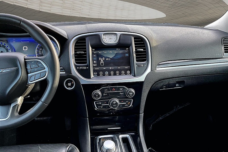 2023 Chrysler 300 #5