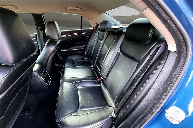 2023 Chrysler 300 #23