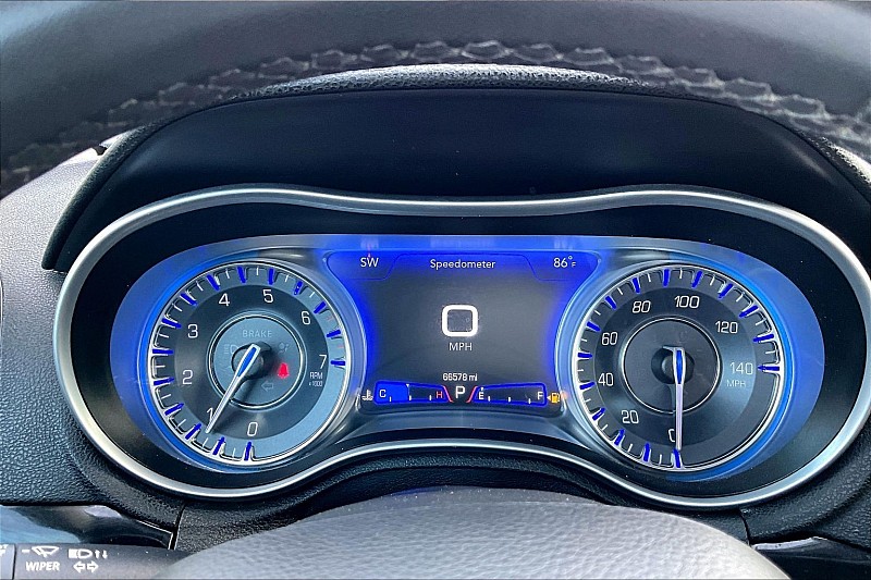 2023 Chrysler 300 #19