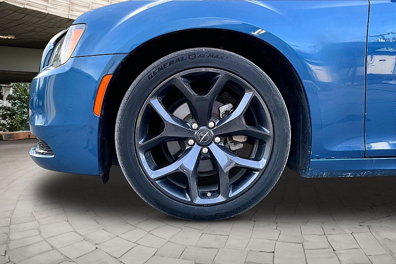 2023 Chrysler 300 #7