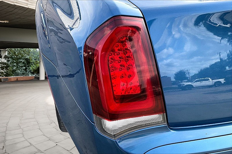 2023 Chrysler 300 #26