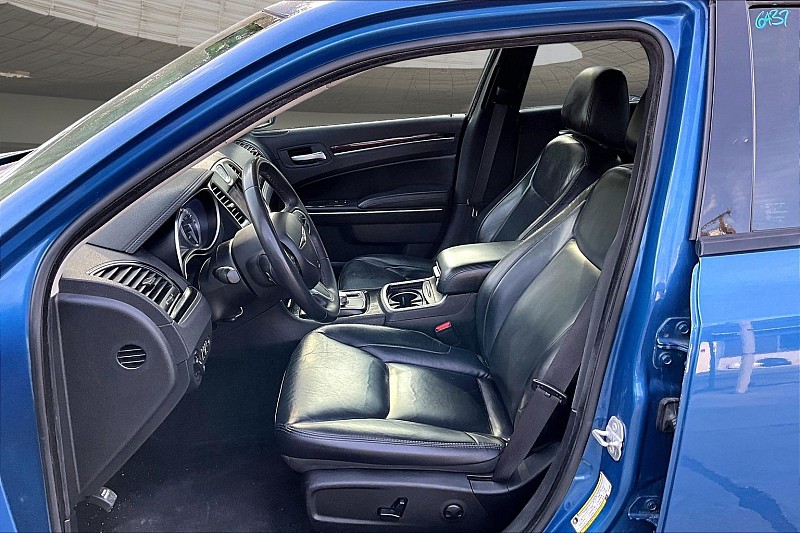 2023 Chrysler 300 #22